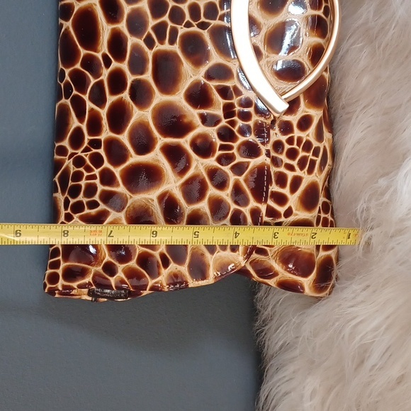 Hobo Medium Size Clutch - Picture 3 of 14